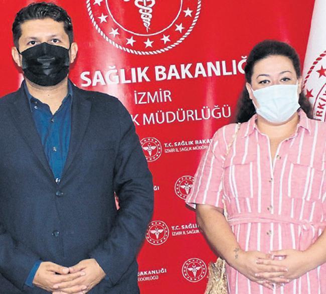 AVMlere, kafelere aşı standı kurulacağını söyleyen İzmir İl Sağlık Müdürü Mehmet Burak Öztop: Gençler bize gelmiyorsa biz gençlere gideriz