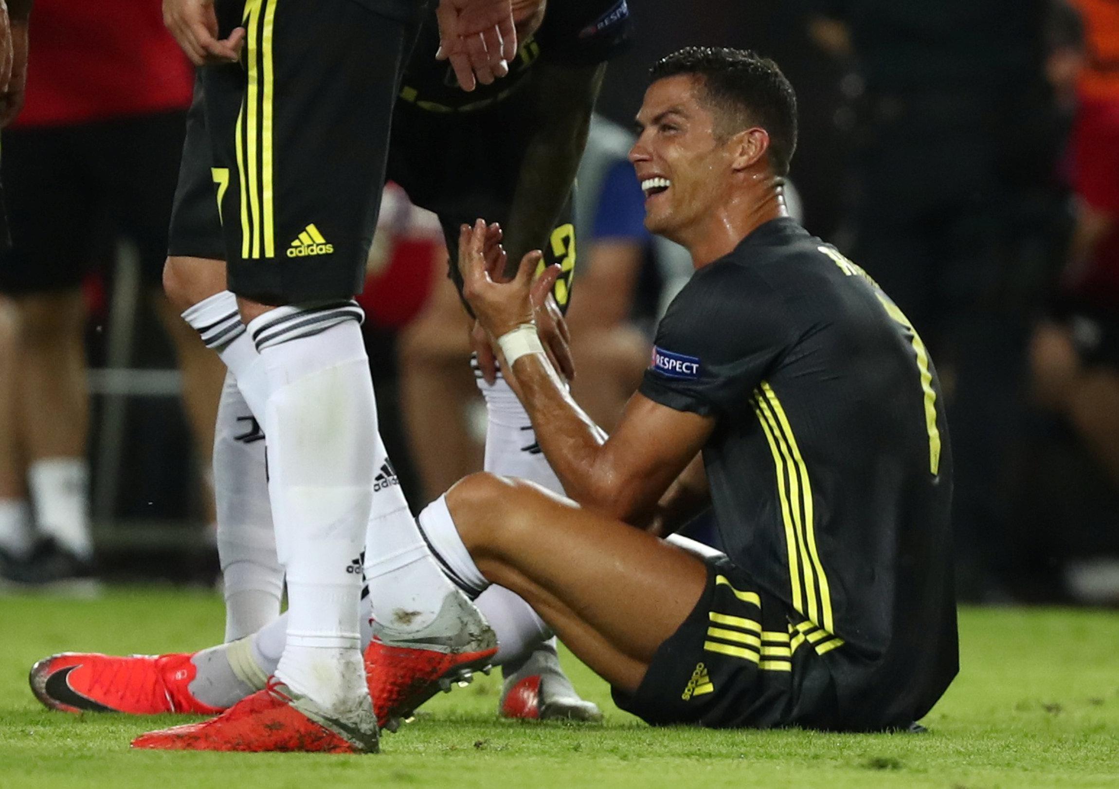 Ronaldoya büyük şok Gözyaşlarını tutamadı