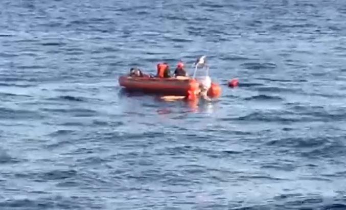 Bodrum açıklarında göçmen botu battı: 15 kişi kurtarıldı, kayıp bebek aranıyor