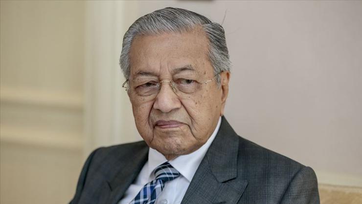 Malezya Başbakanı Mahathir Muhammed, koalisyon hükümetini kuramadığı için istifa etti