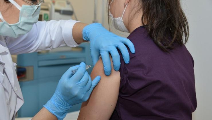 Doç. Dr. Yavuz Dizdar uyardı: Corona aşısı yaptırmadan önce antikor testi yaptırın
