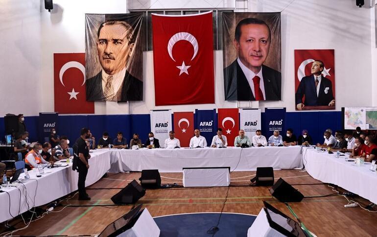 Bakanlar Çavuşoğlu, Kurum ve Karaismailoğlundan Antalyada açıklama