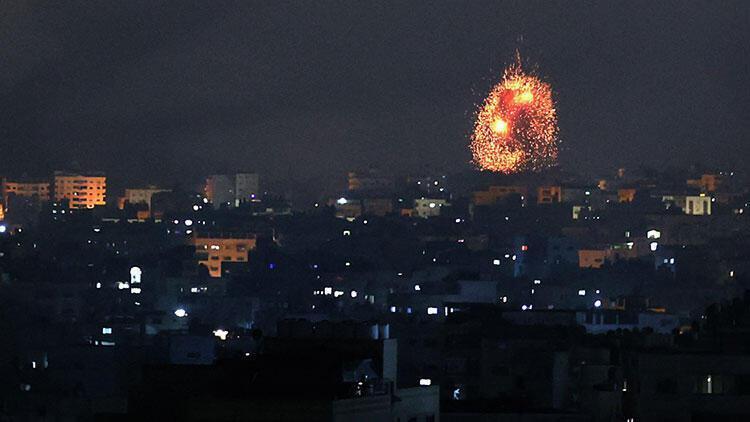Vahşet İsrailden Gazzeye bir gecede 1000 bomba…