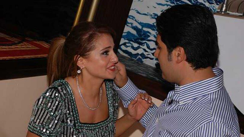 Reza Zarrabın eski sevgilisi Azeri şarkıcı Günelden göndermeli sözler