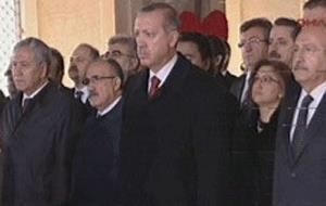 Erdoğan ve Arınç Atanın huzurunda yan yana