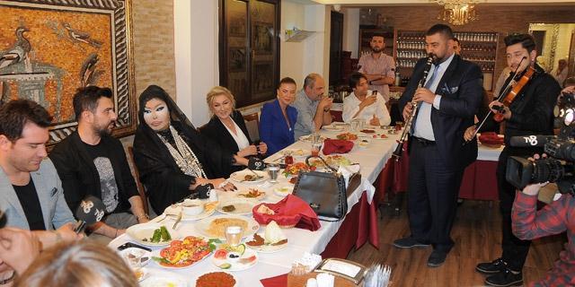 Bülent Ersoy 64. yaşını iftarla kutladı