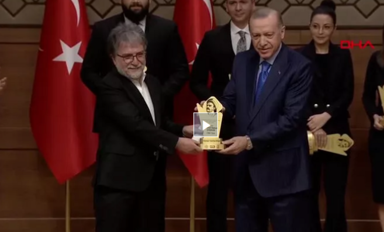 Cumhurbaşkanı Erdoğandan Türkçenin önemine vurgu: Milli mücadeledir