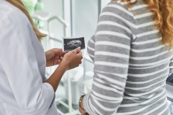 Kısırlık tedavisinde yenilikçi çözümler: Yumurtalık gençleştirme yöntemi ile hamile kalma