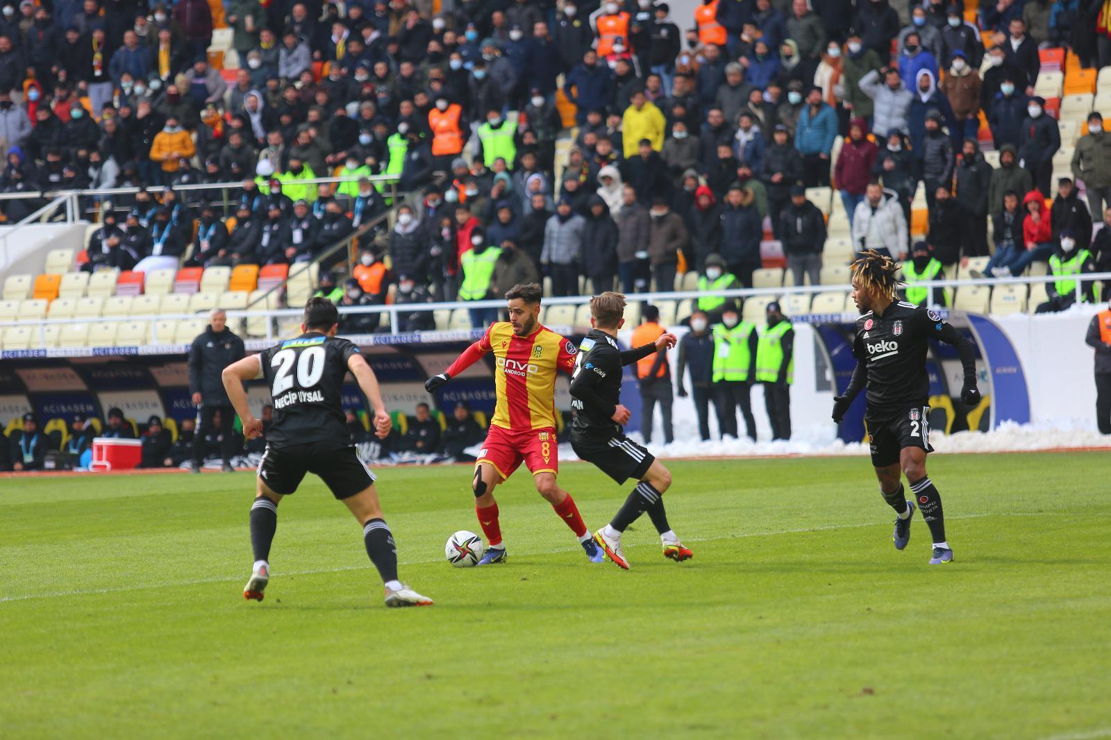 Beşiktaşın, galibiyet serisi Malatyaspor deplasmanında sona erdi Önder Karavelinin kararı maça damga vurdu...