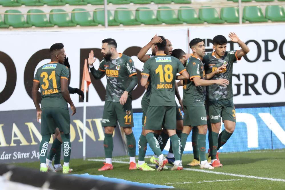 Emre Akbabadan 3 gol birden Hatayspor maçına damga vurdu