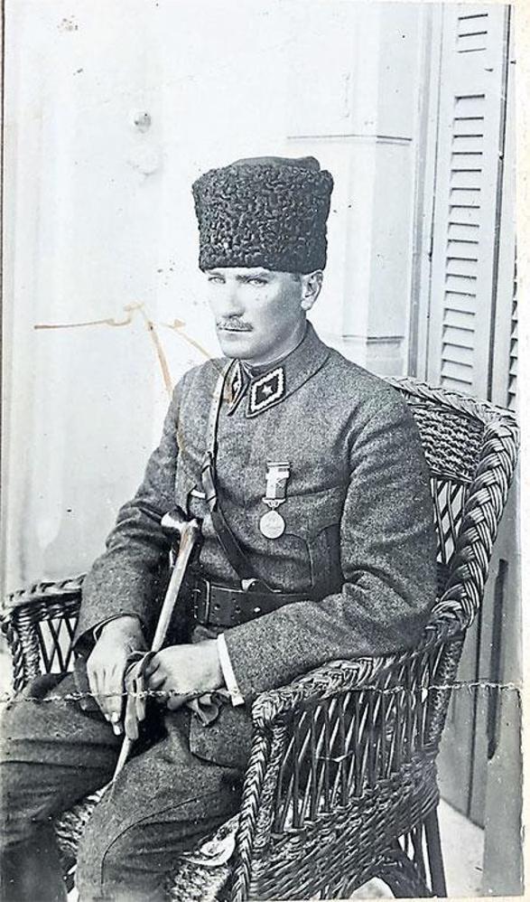Latife Hanımın Hayatının Sırrı 100 yıl sonra ortaya çıktı, Atatürkün fotoğrafa düştüğü not...