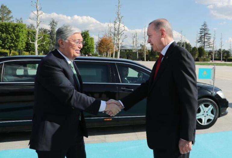 Cumhurbaşkanı Erdoğan, Kazak mevkidaşını resmi törenle karşıladı
