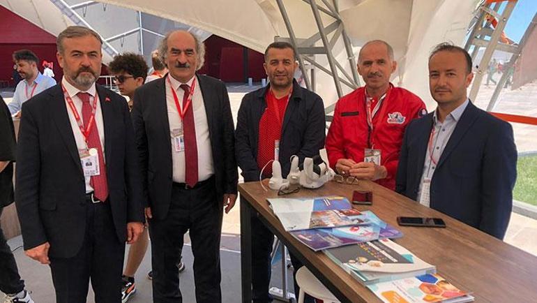 Milli Eğitim Bakanı Özer, TEKNOFESTte MEBin standını ziyaret etti