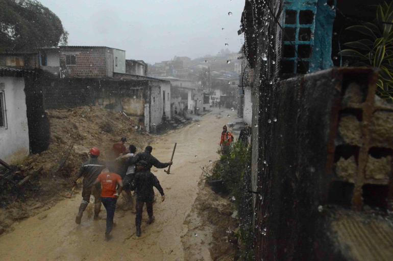 Brezilyadaki sel ve toprak kaymalarında can kaybı 106ya yükseldi