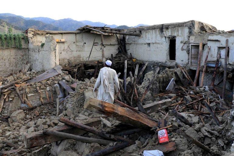 Afganistandaki yıkım görüntülendi... 15 milyon dolar yardıma ihtiyaç var