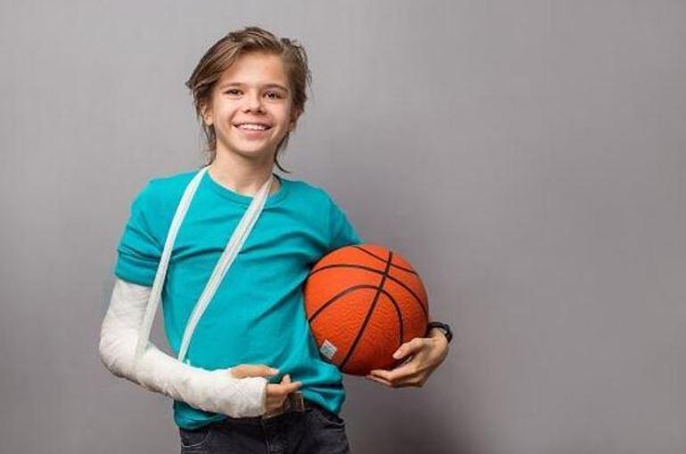 Çocuklardaki spor yaralanmaları ihmal edilirse gelişimlerini etkileyebilir