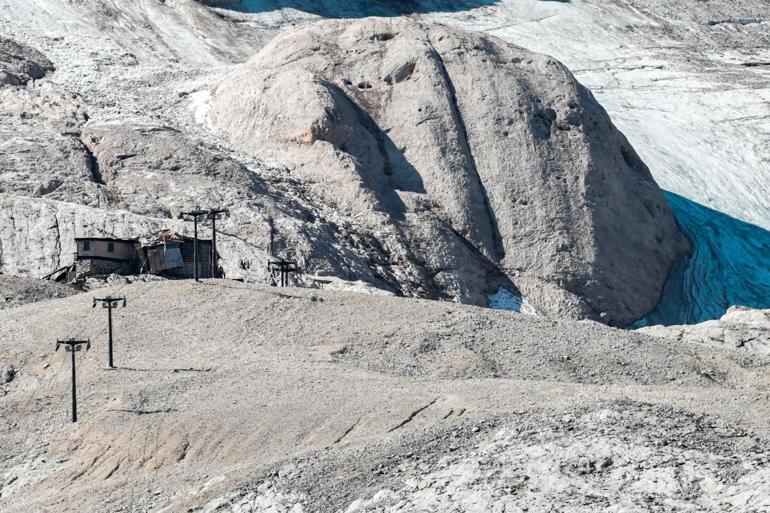 Alplerde buzul felaketi 6 ölü, 30a yakın kayıp