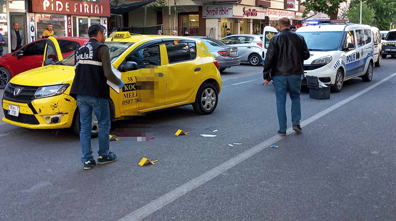 Dehşet Önünü kestiği taksiciyi başından vurarak öldürdü