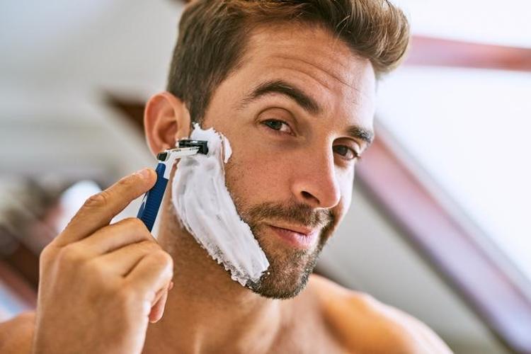 2. Düzenli tıraş olun