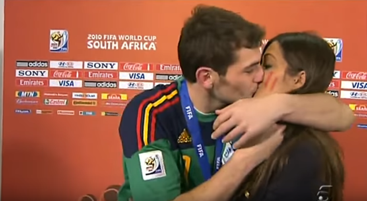 Iker Casillas'ın Dünya Kupası'ndaki öpücükle başlayan 10 yıllık ilişkisi bitiyor - Futboldan Gelişmeler