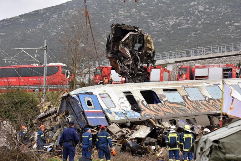 Yunanistan'da tren kazası faciası! Can kaybı 57 oldu - Resim : 1