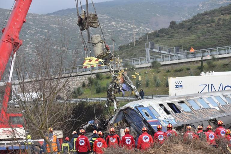 Yunanistan'da tren kazası faciası! Can kaybı 57 oldu - Resim : 2
