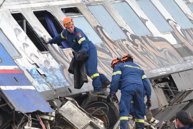 Yunanistan'da tren kazası faciası! Can kaybı 57 oldu - Resim : 3