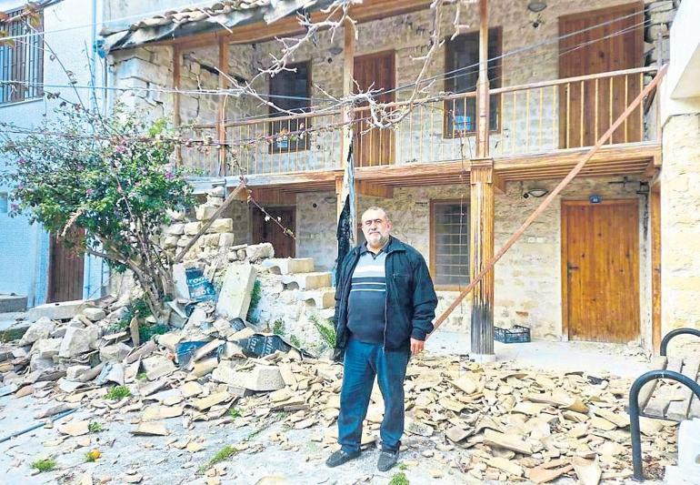 Depremle yıkılan Ermeni köyünün muhtarı: Sayımız iyice azaldı bu köyü yaşatalım